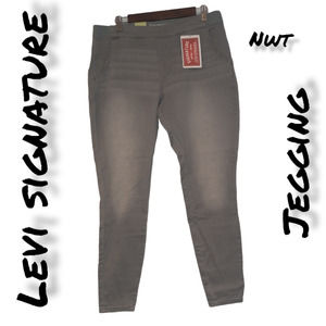 Levi's Signature Women's Grey Modern Ankle Mid Rise Skinny Jegging Pant 16